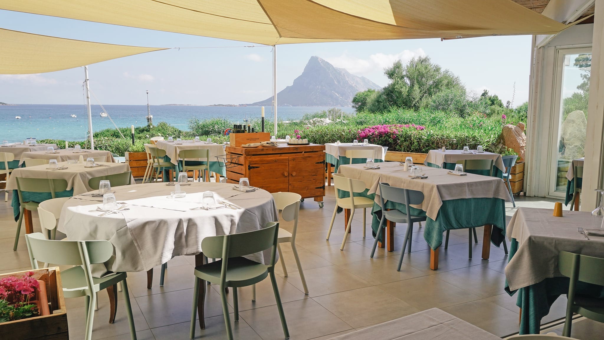 La Tavernetta, cena con vista su Tavolara